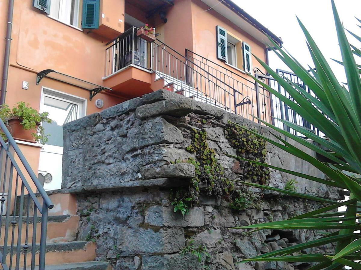 Апартаменты Mare, Monti E...Cinque Terre Специя Экстерьер фото